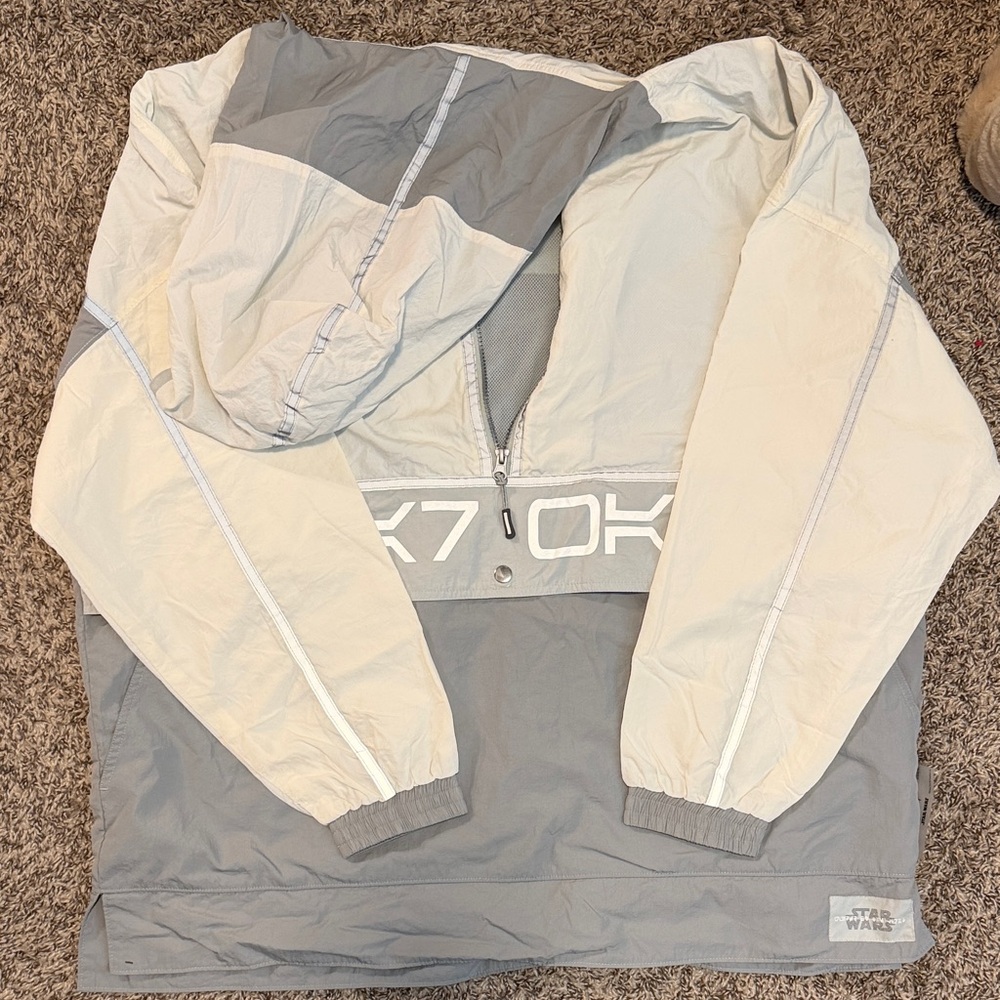 Disney Star Wars half zip pullover windbreaker in grey Ashley Eckstein size XL